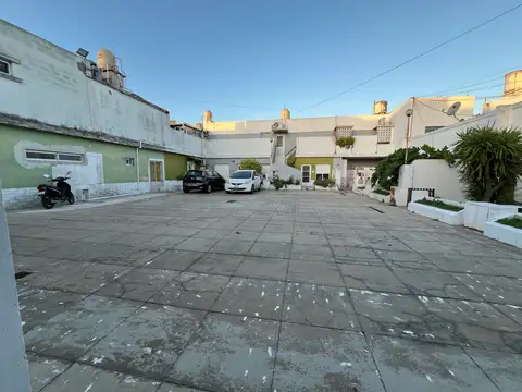 Depto Tipo Casa en Venta en Los Hornos, USD 37.000