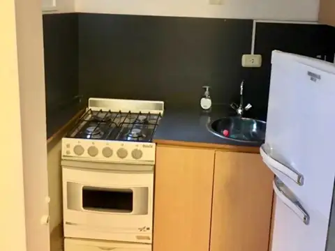 Muy lindo monoambiente amplio, con patio