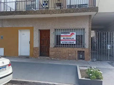 Casa en Alquiler en Caseros, $ 700.000