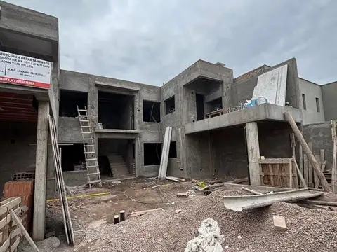 Venta Dpto en pozo Alto Maipu