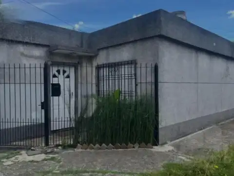 PH en venta - 2 Dormitorios 1 Baño - Ituzaingó