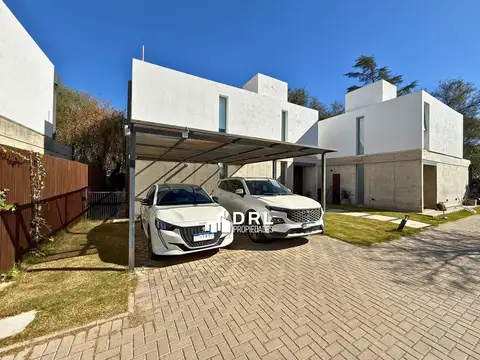Casa en Venta en La Carolina, USD 330.000