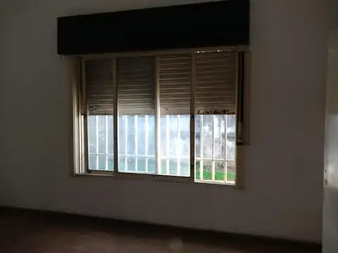 Casa 2 ambientes con 1 baño