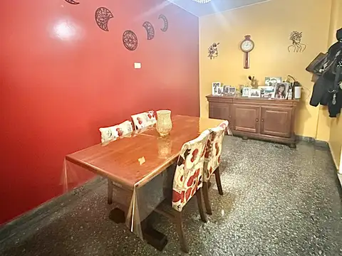 Casa 5 ambientes con 1 baño