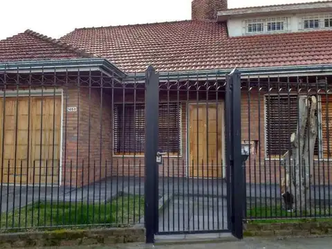 Casa  en Venta ubicado en Quilmes Oeste, Quilmes, G.B.A. Zona Sur - SVN0223_LP584009_1