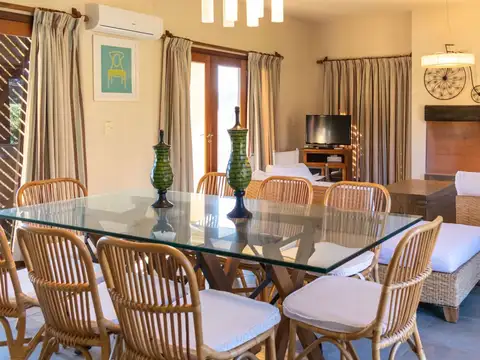 Casa en Alquiler Temporal con 1 cochera