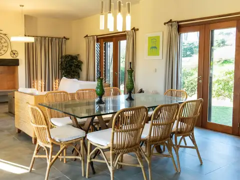 Casa en Alquiler Temporal en Punta del Este, USD 11.000