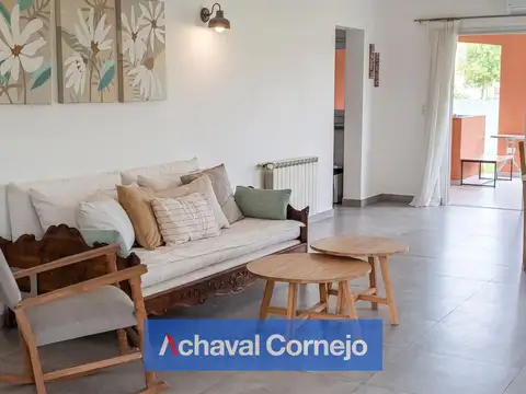 Casa en Venta con 2 cocheras