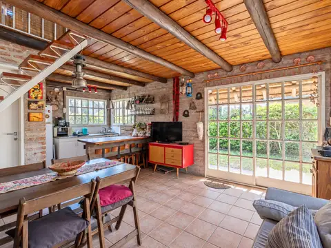 Casa 3 ambientes con 1 baño