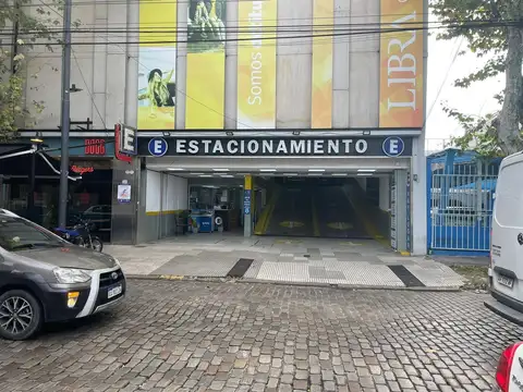 Blanco Encalada e/ Montañeses y Arribeños