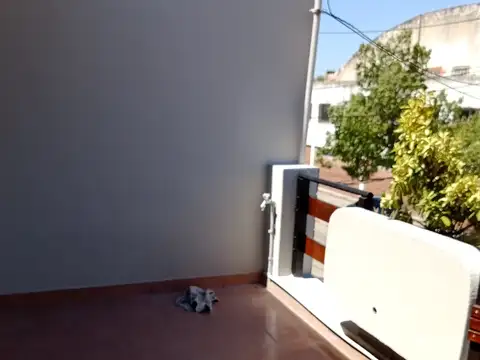 Depto Tipo Casa 4 ambientes con 1 baño