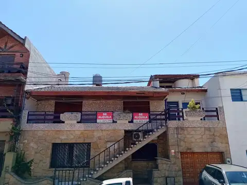 Departamento tipo casa en alquiler en Caseros