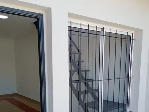 Depto Tipo Casa en Alquiler en Caseros, $ 1.500.000