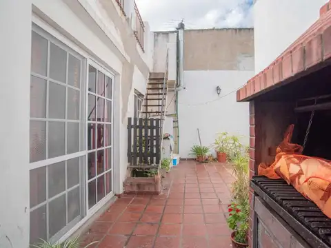 Depto Tipo Casa en Venta en Villa del Parque, USD 270.000