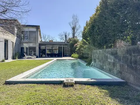 VENTA - Nueva Casa en Santa Maria de los Olivos - 6 ambientes - Pileta