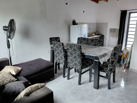 Casa 3 ambientes con 1 baño