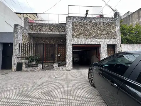 PH tipo casa 6 ambientes Mataderos cochera