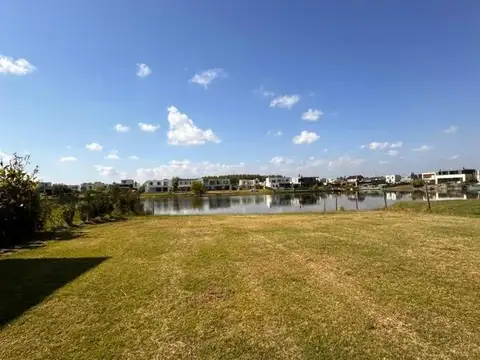 Villanueva Barrio Cerrado Santa Ana excel lote a laguna