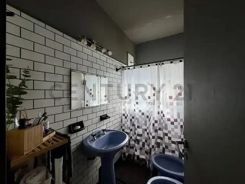 VENTA CASA 2 AMBIENTES CON GRAN POTENCIAL