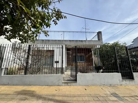 VENTA CASA 2 AMBIENTES CON GRAN POTENCIAL