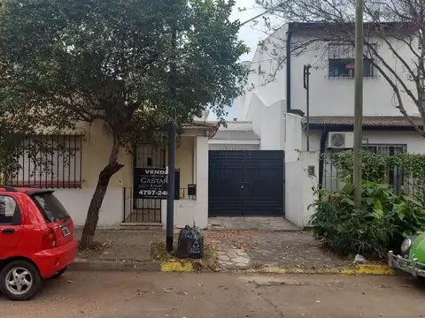 Clásica casa en una planta para refaccionar 5 ambientes patio cochera y sótano