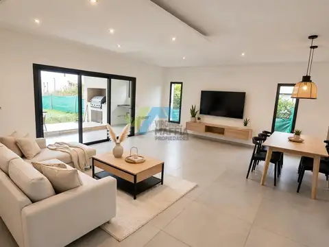 Casa en Venta en Pilar del Este - Santa Lucia, USD 160.000