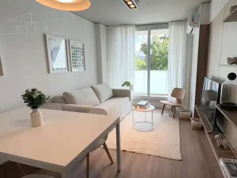 Apto Alq temporario y profesional - 2 AMB con balcón en San Telmo, en Construcción