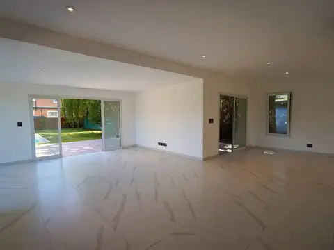 Casa 4 ambientes con 3 baños