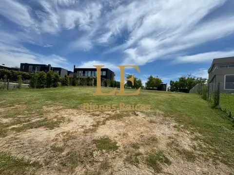 LOTE A LA VENTA EN MARINAS A LA LAGUNA.- PUERTOS DEL LAGO