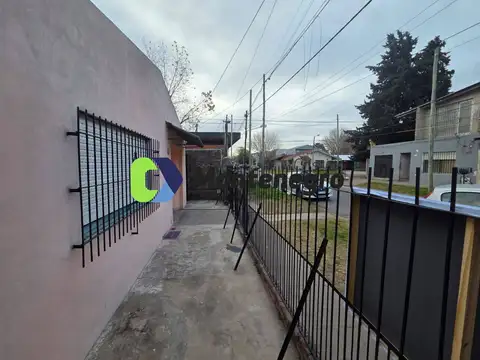 CASA + MONOAMBIENTE VENTA EN BLOCK BERAZATEGUI