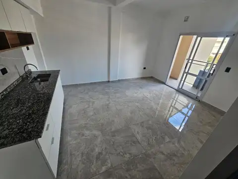 Departamento en Alquiler en Villa Luzuriaga, $ 550.000