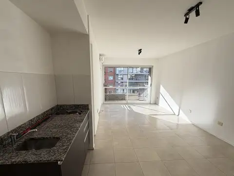 MONOAMBIENTE LUMINOSO EN URQUIZA - DISPONIBLE YA