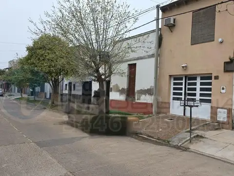 DUPLEX EN CALLE JUJUY AL 800