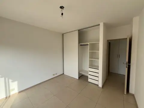 Departamento en Alquiler en San Isidro Vías / Rolon, $ 950.000