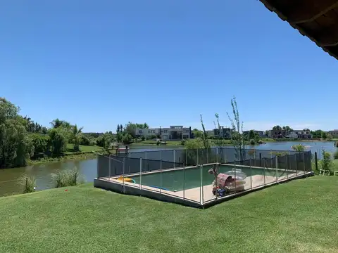 Avenida de los lagos 100