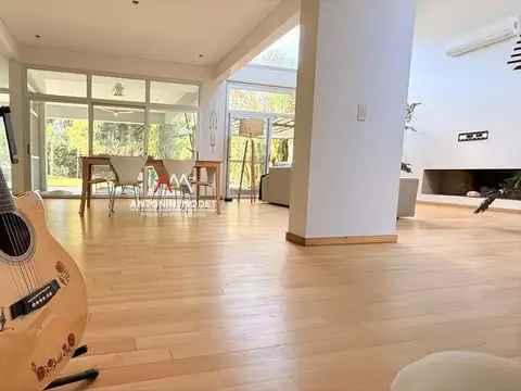 Casa 4 ambientes con 3 baños
