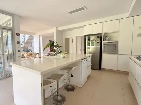 CASA EN VENTA EN ST MATTHEWS VILLAGE - PILAR