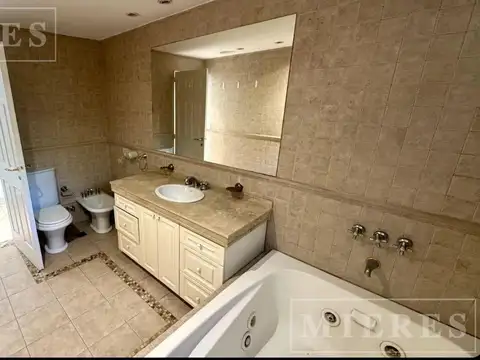 Casa en Alquiler al Norte