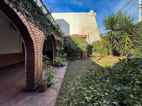 Casa 5 ambientes con 1 baño