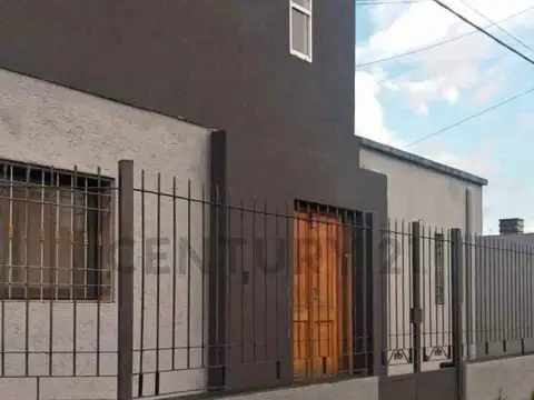 VENTA Casa de 4 Dormitorios con gran Patio y Cochera en San Pablo