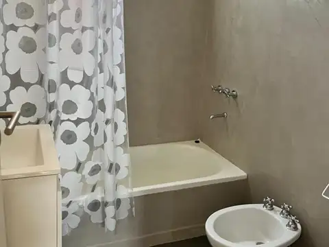 Venta Casa 4 Ambientes 3 dormitorios,saavedra,patio,terraza