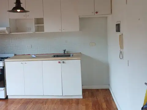 PH 2 ambientes con balcón aterrazado, vista abierta y baulera - Villa Crespo