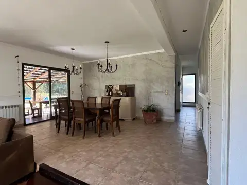 Casa en Alquiler Temporal con 6 cocheras