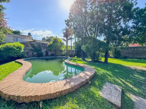 Casa Quincho | Av Martina Esq. Los Jazmines – Villa Río Negro