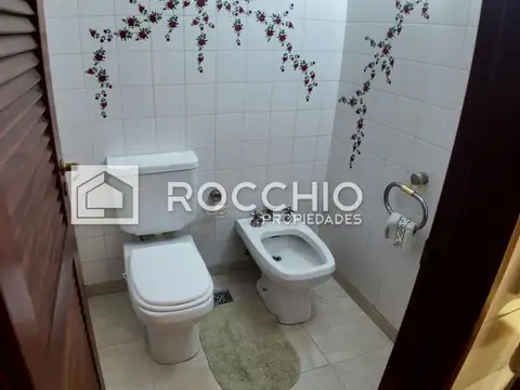 Casa en Venta con 6 cocheras