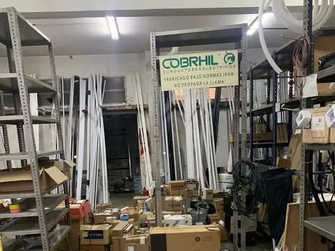 Local en Alquiler en Lomas Del Mirador, $ 1.200.000