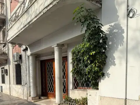 En Venta Departamento de 1 AMBIENTE al frente con Patio  Chacarita
