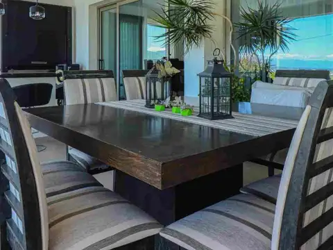 Casa en Venta con 4 cocheras