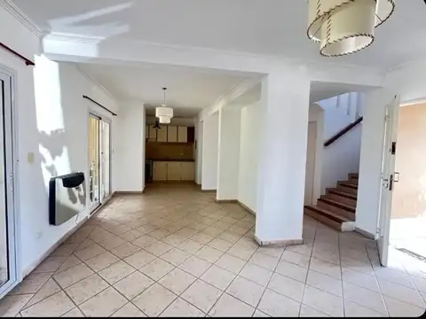 VENTA CASA 6 AMB EN JARDINES DE ESCOBAR-PILETA -COCH-QUINCHO