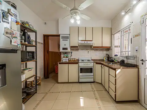 Casa 3 ambientes con 2 baños